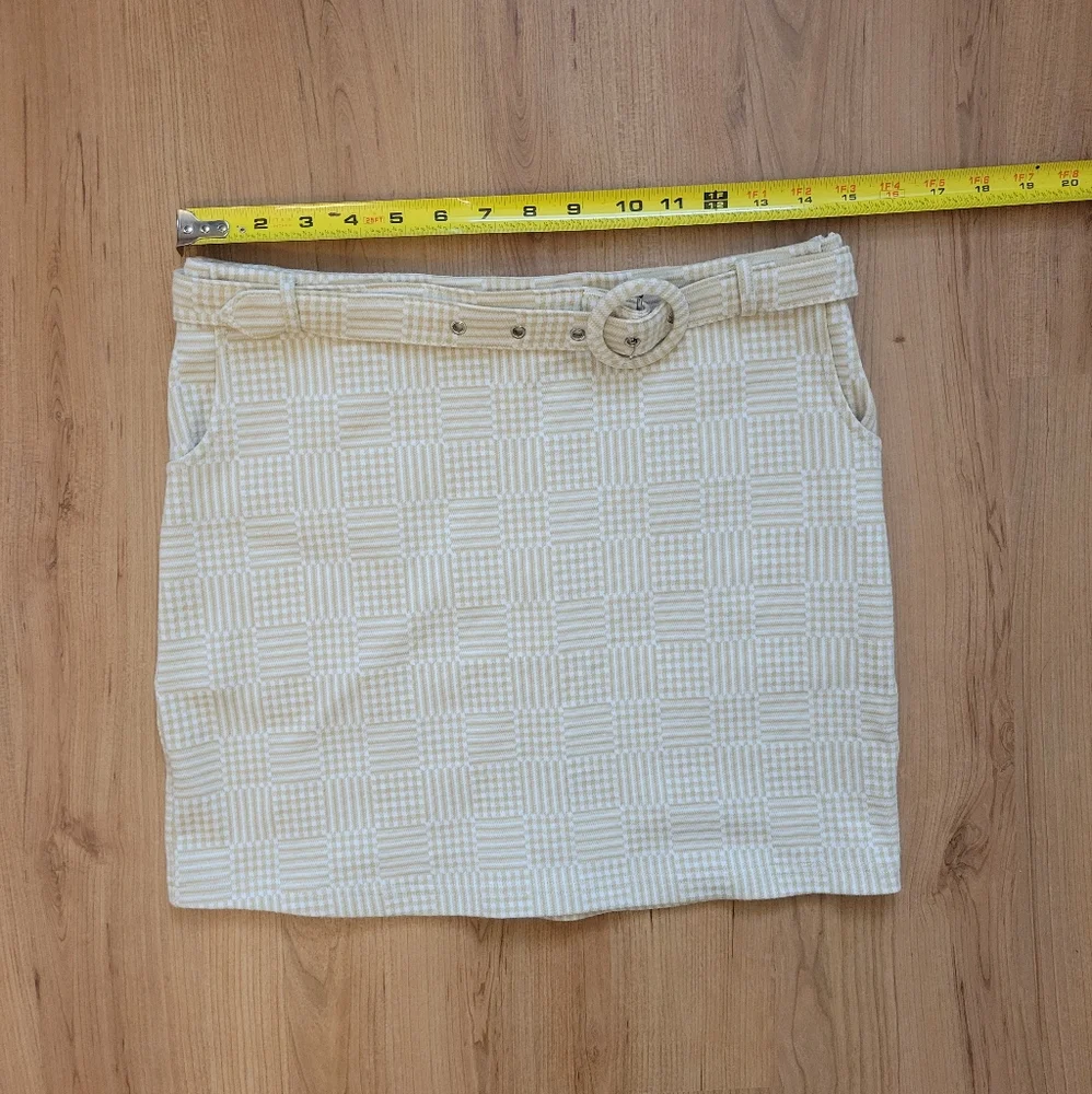 Emory Park mini skirt - beige, plaid, belted - Picture 6 of 7